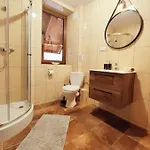 Nasza Na Koncu Swiata - Bania Z Jacuzzy, Palenisko, Kominek, Planszowki Chalet Kacwin