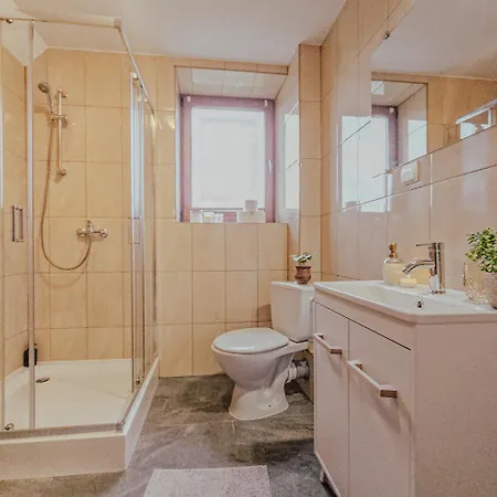 Nasza Na Koncu Swiata - Bania Z Jacuzzy, Palenisko, Kominek, Planszowki Chalet Kacwin