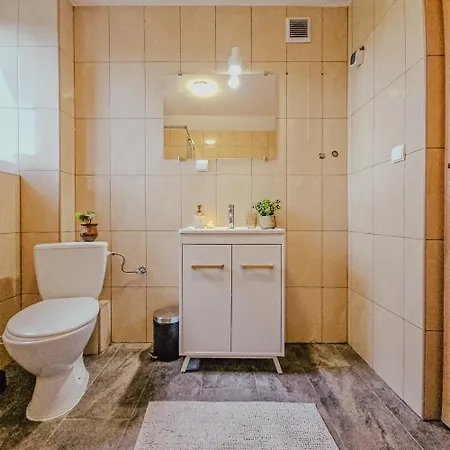 Nasza Na Koncu Swiata - Bania Z Jacuzzy, Palenisko, Kominek, Planszowki Chalet *
